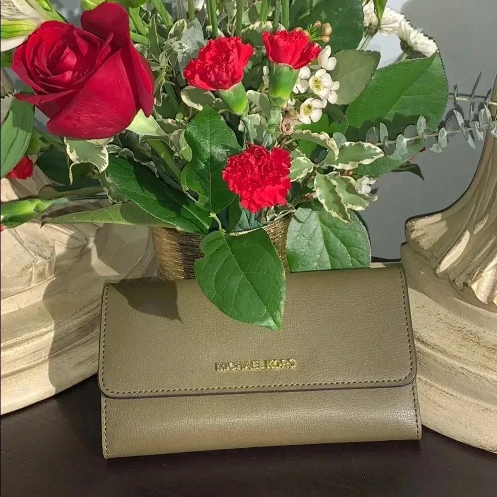 MICHAEL KORS JET SET TRIFOLD WALLET DUFFLE